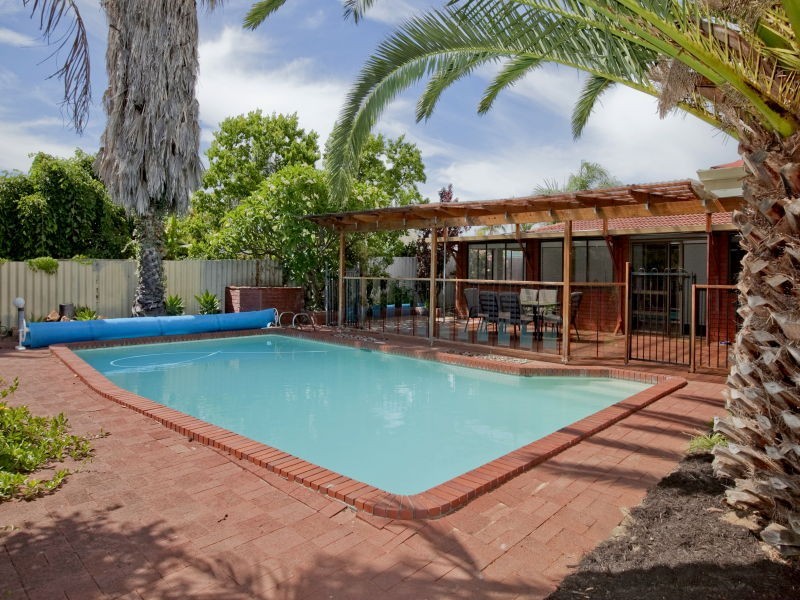 17 Mundi Place, Wanneroo WA 6065