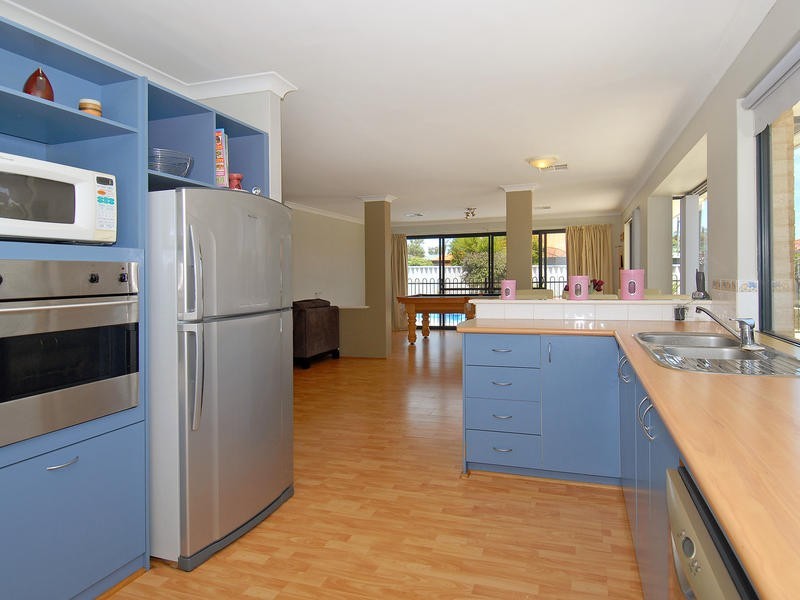 52 Heacham Avenue, Hocking WA 6065