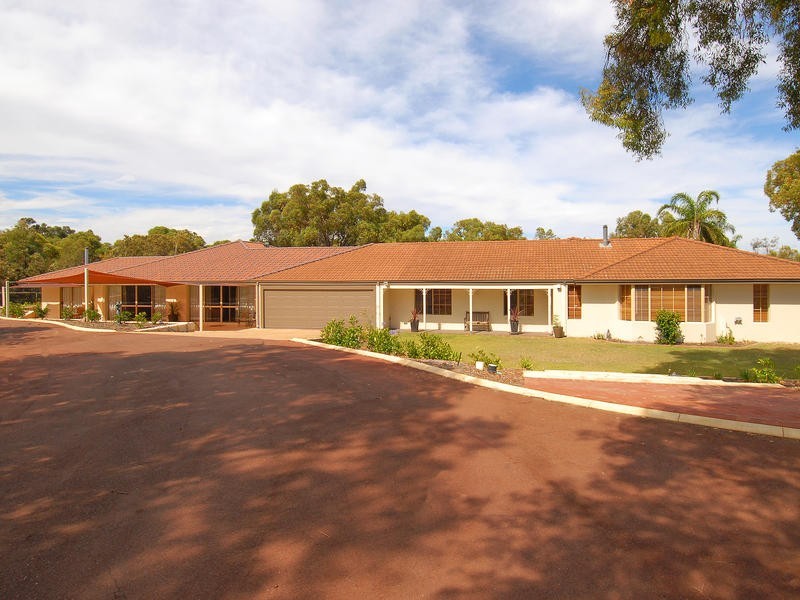 4 Albert Court, Wanneroo WA 6065