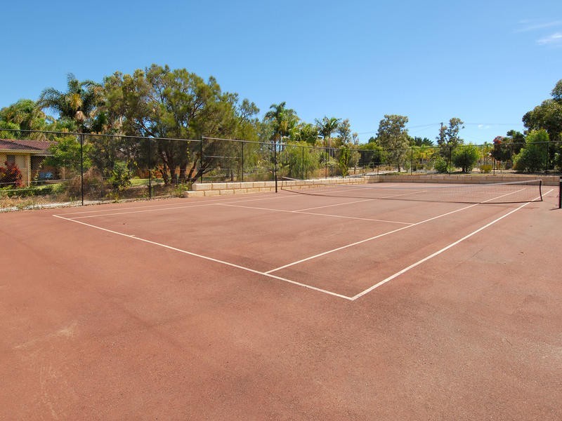 4 Albert Court, Wanneroo WA 6065