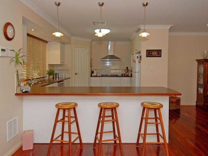 4 Albert Court, Wanneroo WA 6065