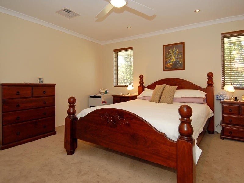 4 Albert Court, Wanneroo WA 6065