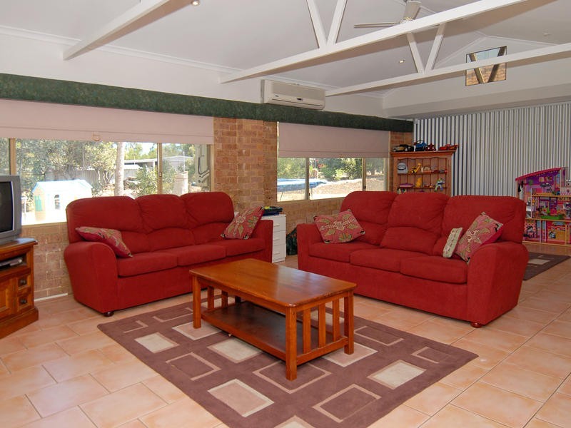 4 Albert Court, Wanneroo WA 6065