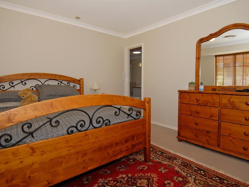 4 Albert Court, Wanneroo WA 6065