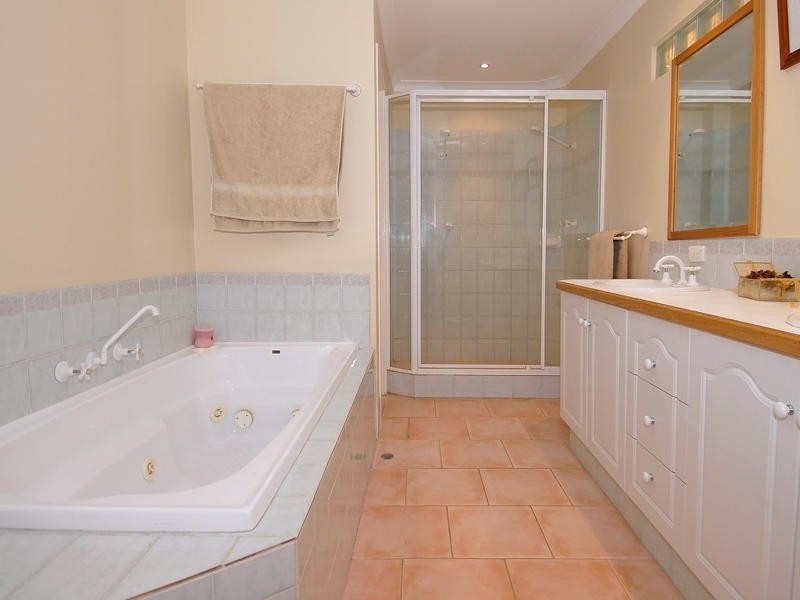 4 Albert Court, Wanneroo WA 6065