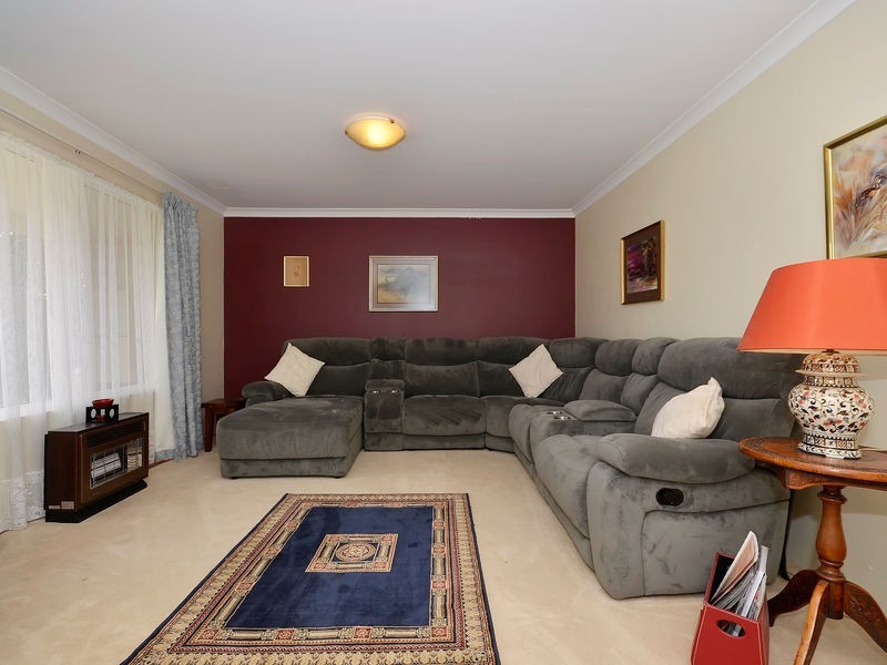 38 Monaltrie Loop, Carramar WA 6031