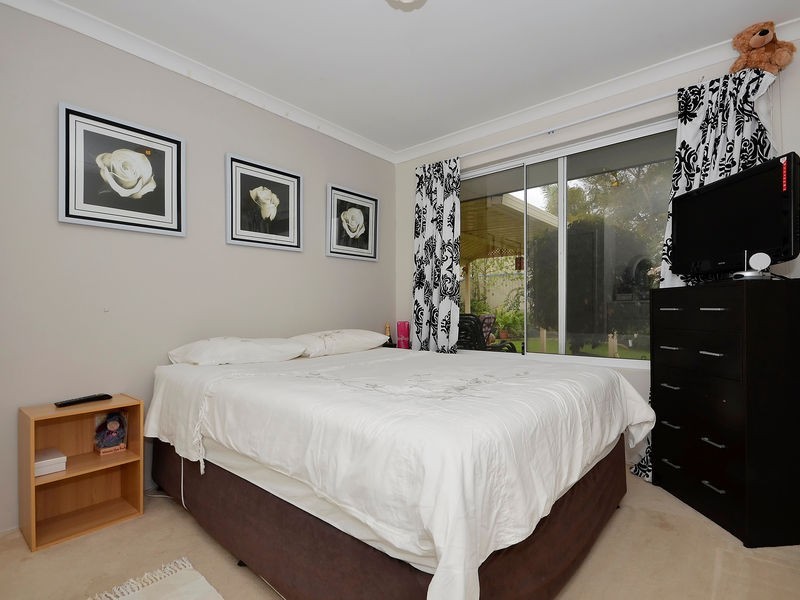 38 Monaltrie Loop, Carramar WA 6031