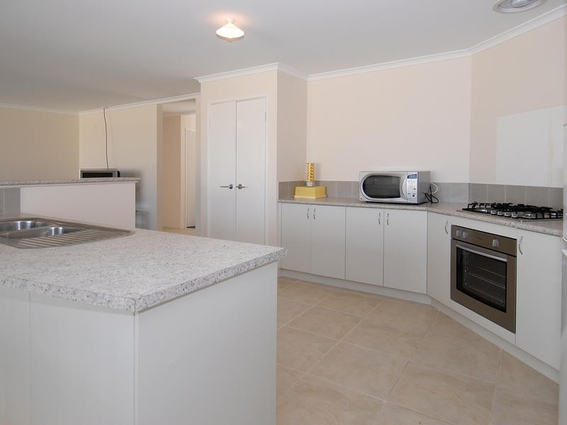 38 Tussock Elbow, Banksia Grove WA 6031