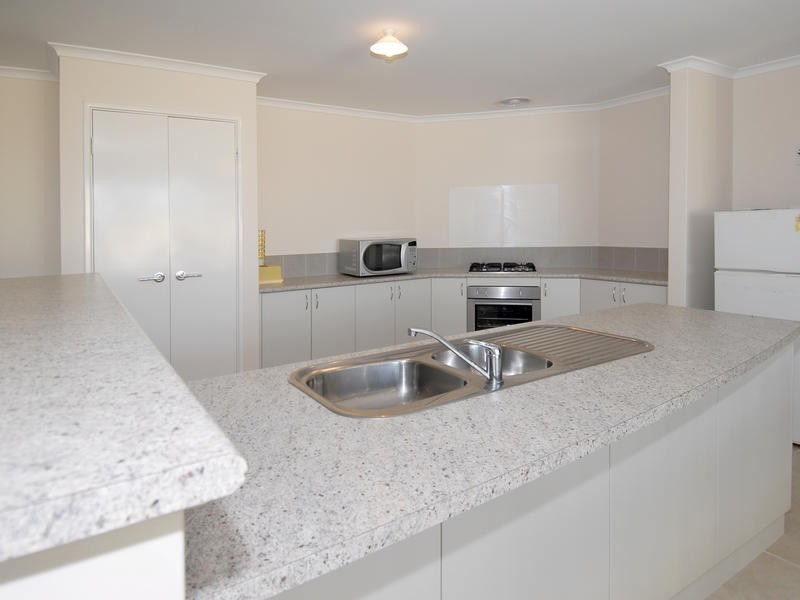 38 Tussock Elbow, Banksia Grove WA 6031