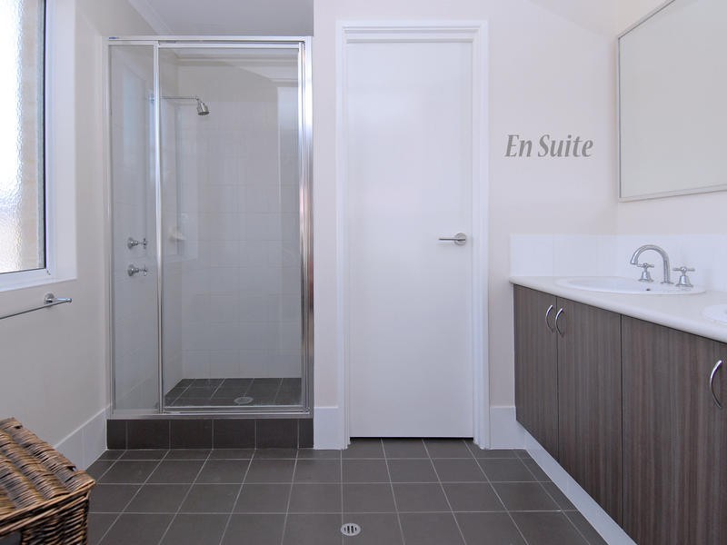 38 Tussock Elbow, Banksia Grove WA 6031