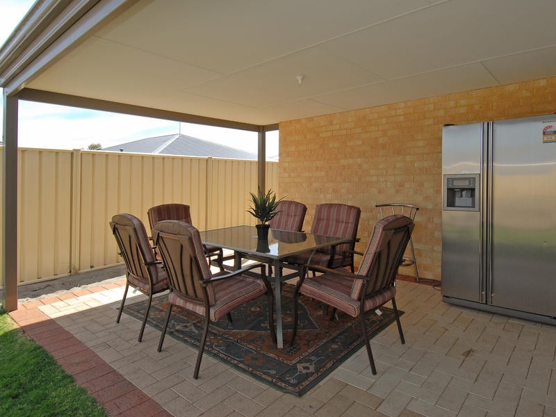 38 Tussock Elbow, Banksia Grove WA 6031