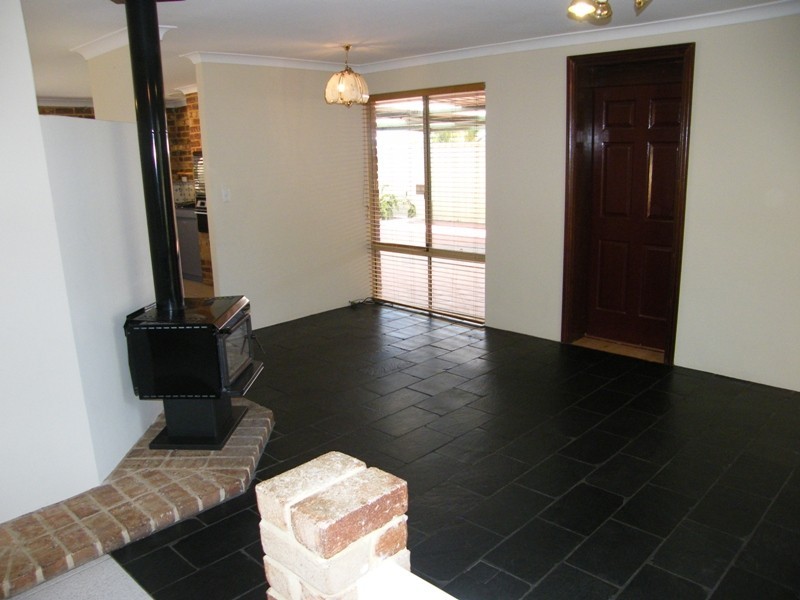 32 Elliot Road, Hocking WA 6065