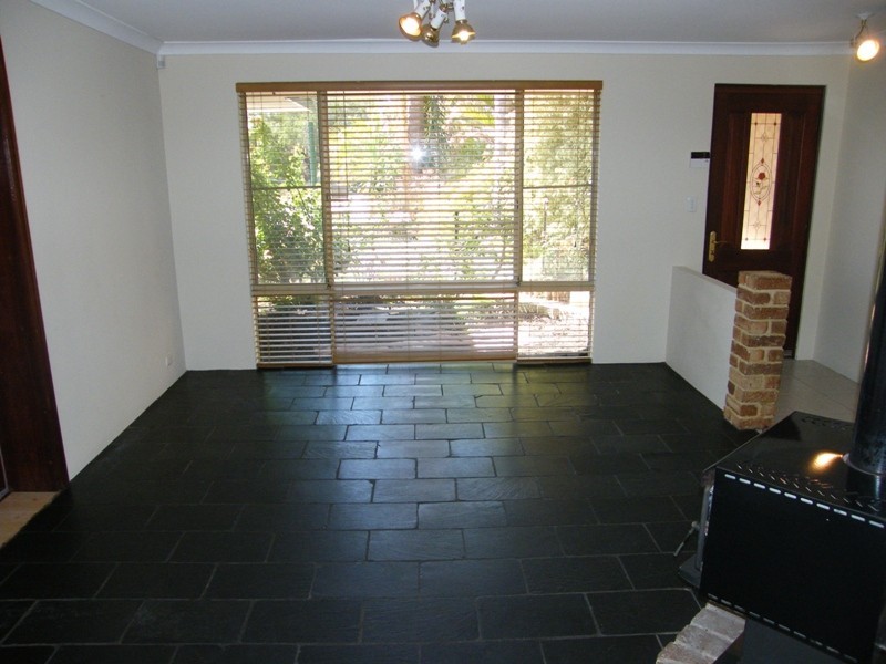 32 Elliot Road, Hocking WA 6065