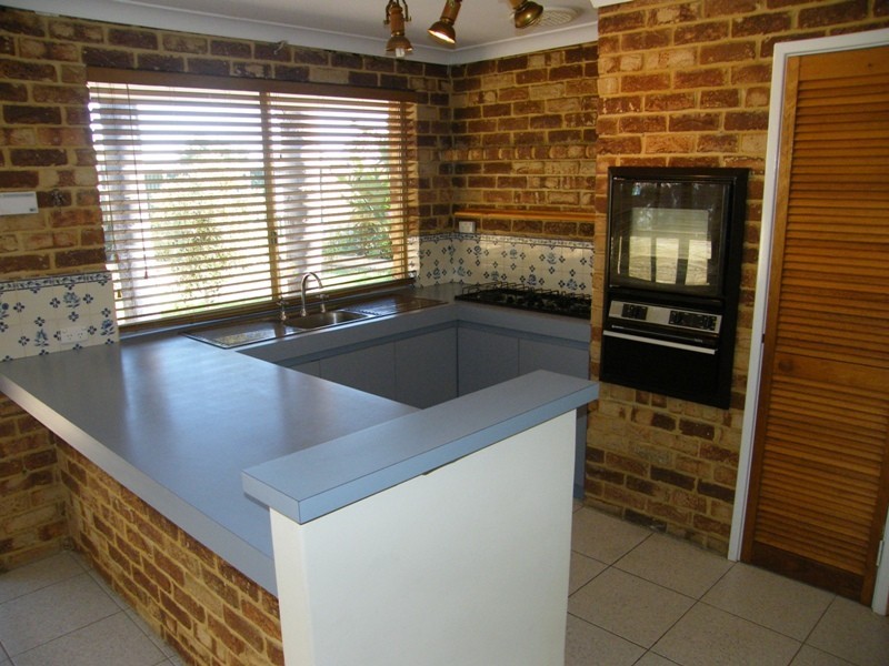 32 Elliot Road, Hocking WA 6065