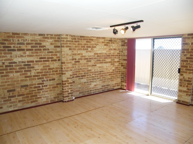 32 Elliot Road, Hocking WA 6065