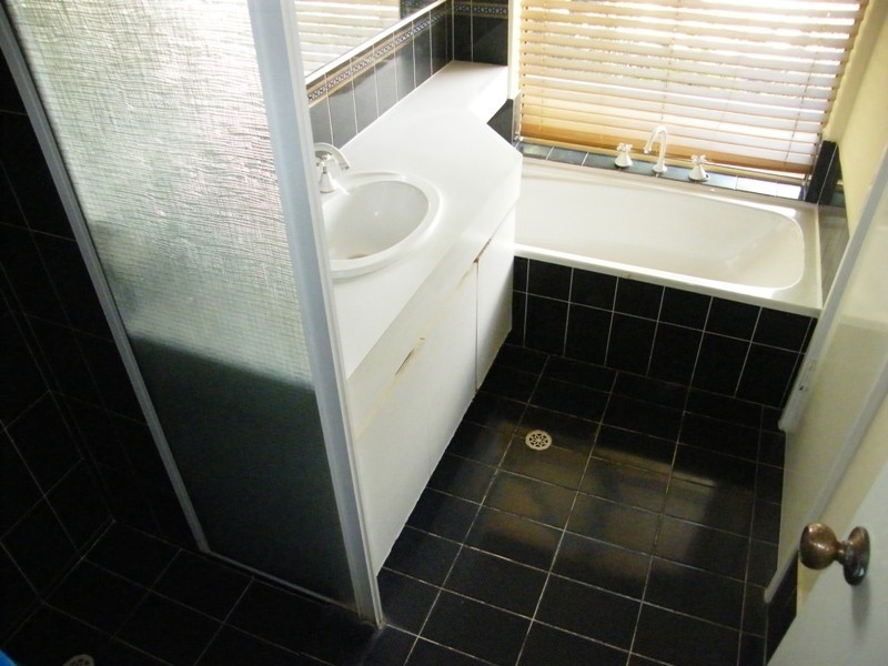 32 Elliot Road, Hocking WA 6065