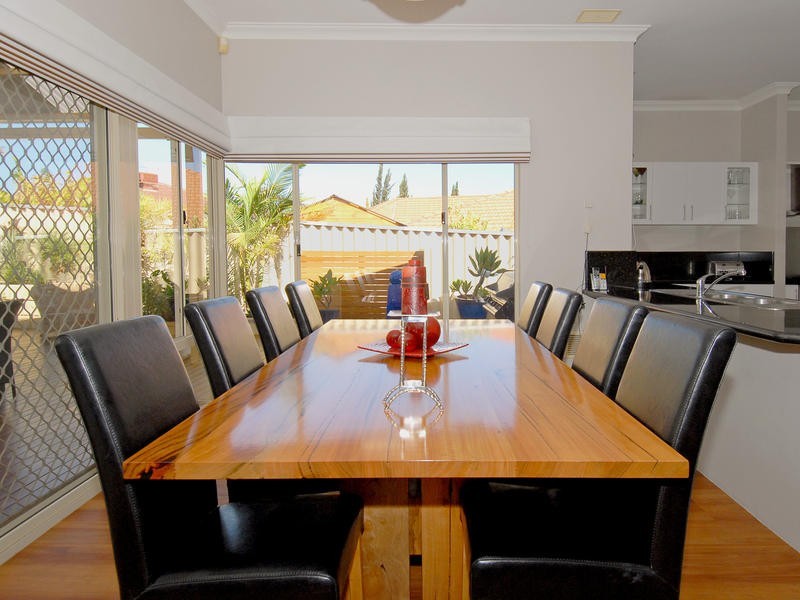 10 Justicia Close, Woodvale WA 6026