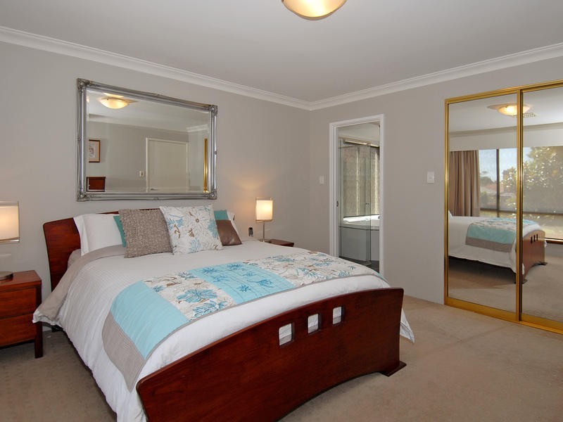 10 Justicia Close, Woodvale WA 6026