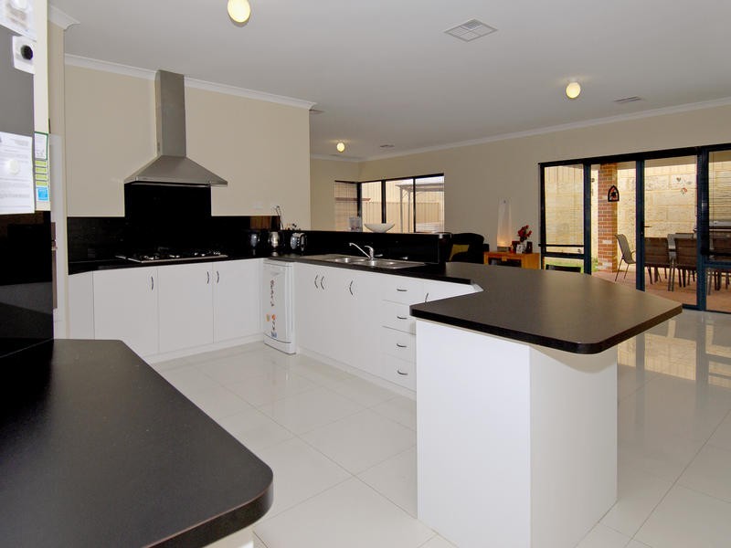 10 Geneva Heights, Hocking WA 6065