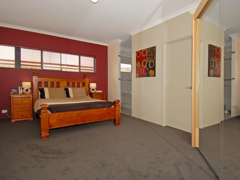 10 Geneva Heights, Hocking WA 6065