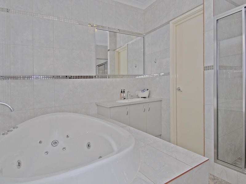 10 Geneva Heights, Hocking WA 6065