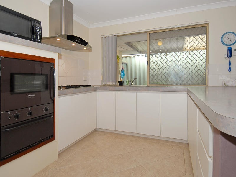 75 Viridian Drive, Banksia Grove WA 6031