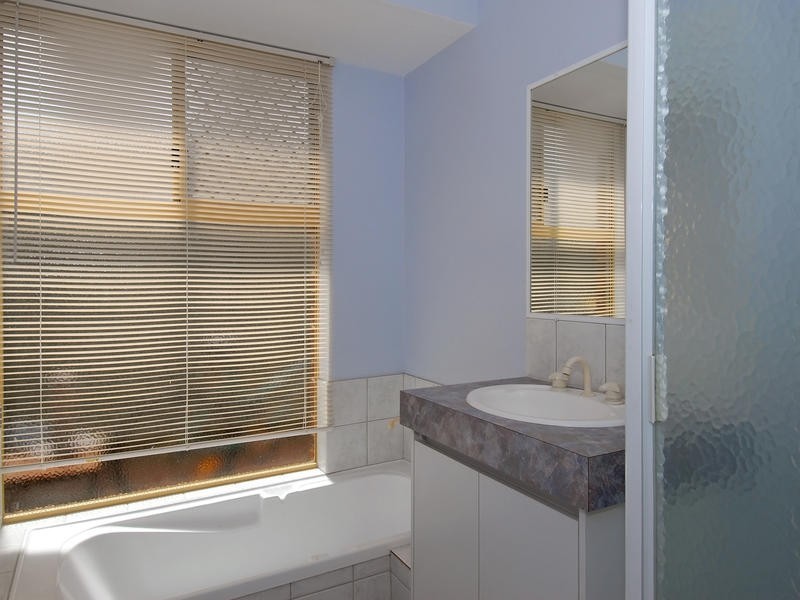 75 Viridian Drive, Banksia Grove WA 6031