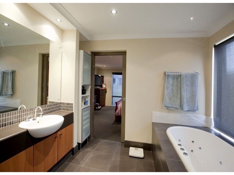 4 Vann Court, Ashby WA 6065