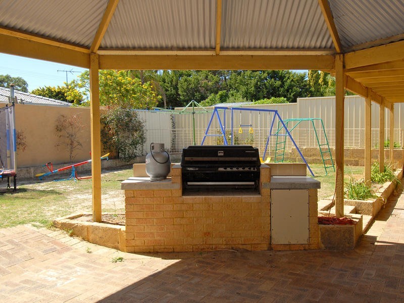 19 Sapling Way, Hocking WA 6065