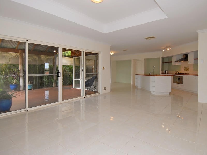 6 Turnwood Vista, Wanneroo WA 6065