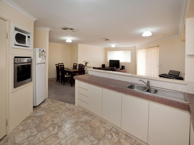 14 Kattamorda Pass, Sinagra WA 6065