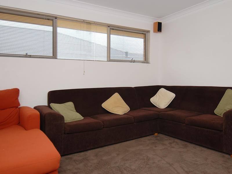 24 Kandalee Gate, Banksia Grove WA 6031