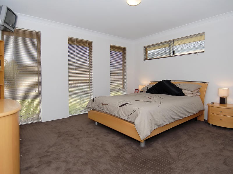 24 Kandalee Gate, Banksia Grove WA 6031