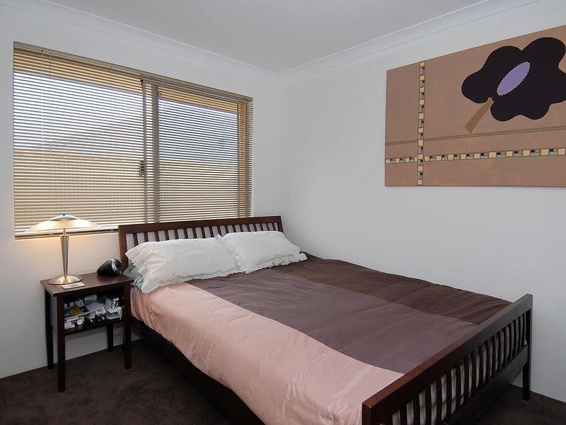 24 Kandalee Gate, Banksia Grove WA 6031