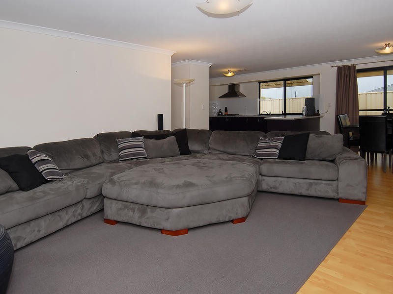 79 Sundowner Meander, Banksia Grove WA 6031