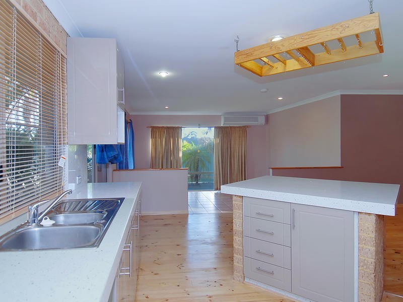 33 Harbour Elbow, Banksia Grove WA 6031