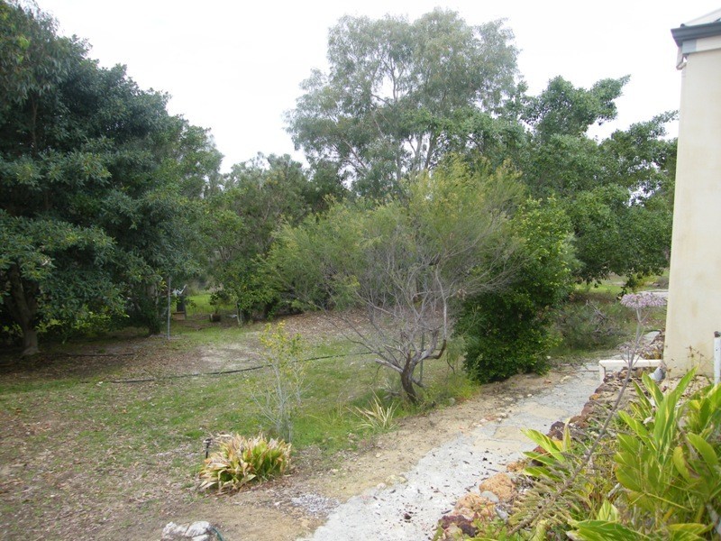 34 Rustic Gardens, Carramar WA 6031