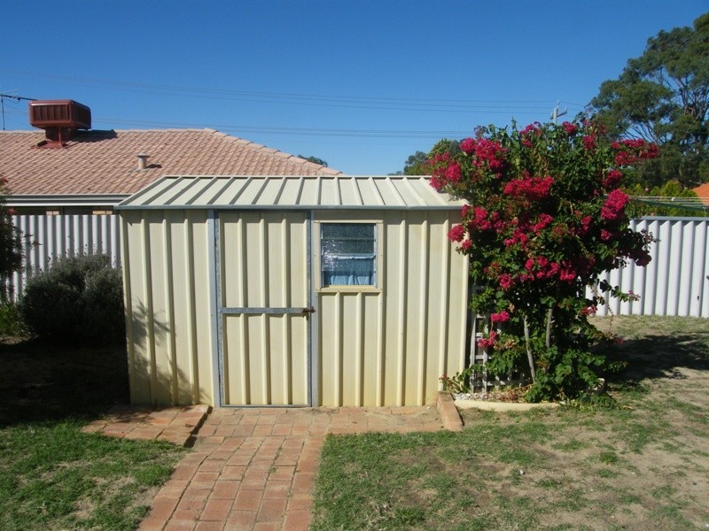 60 Elliot Road, Hocking WA 6065