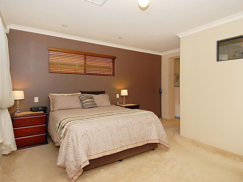 32 Minjah Circuit, Carramar WA 6031