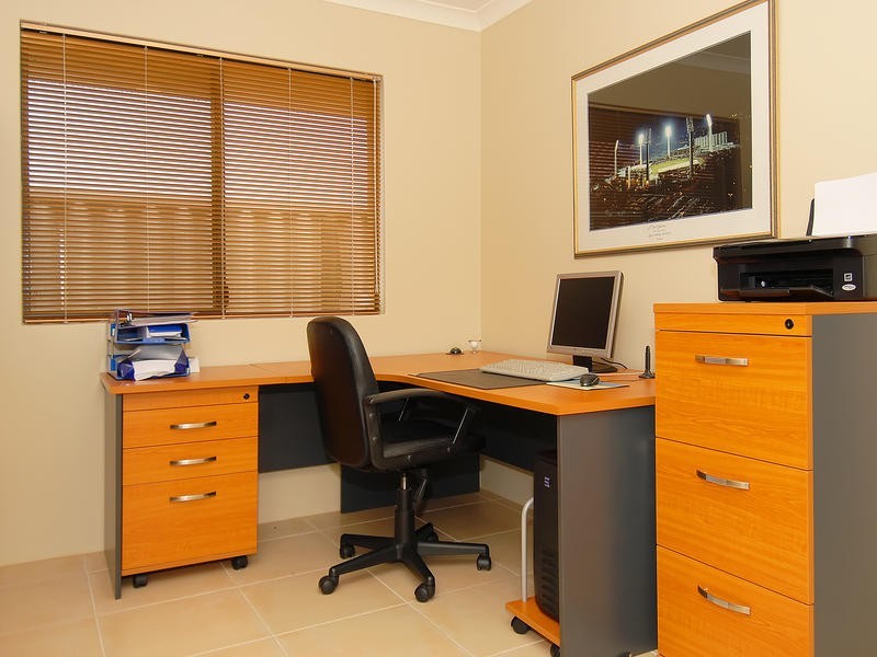 32 Minjah Circuit, Carramar WA 6031