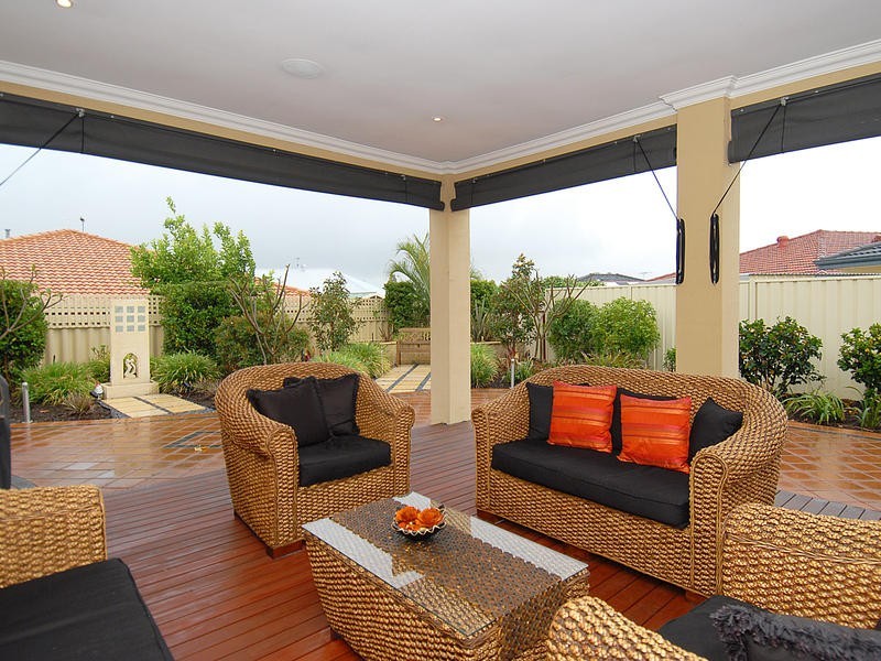 32 Minjah Circuit, Carramar WA 6031