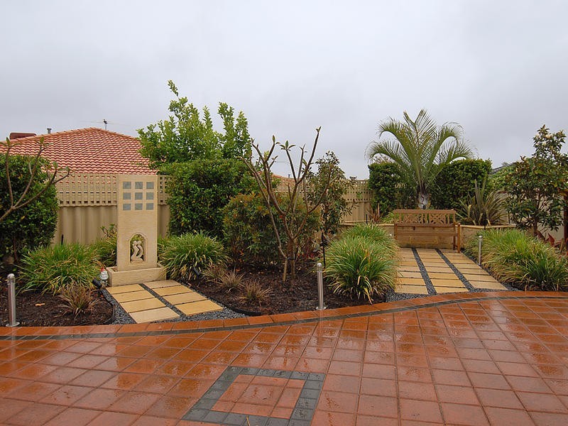 32 Minjah Circuit, Carramar WA 6031