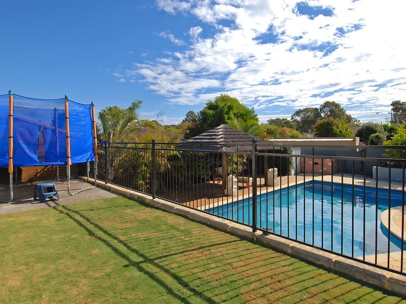 45 Redfin Crescent, Beldon WA 6027