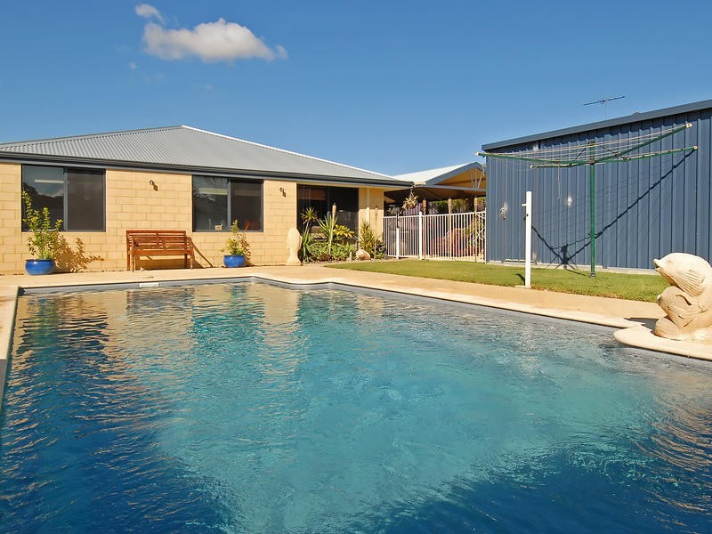 43 Compar Road, Banksia Grove WA 6031