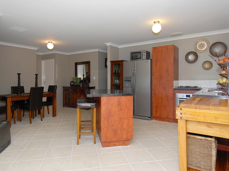 43 Compar Road, Banksia Grove WA 6031