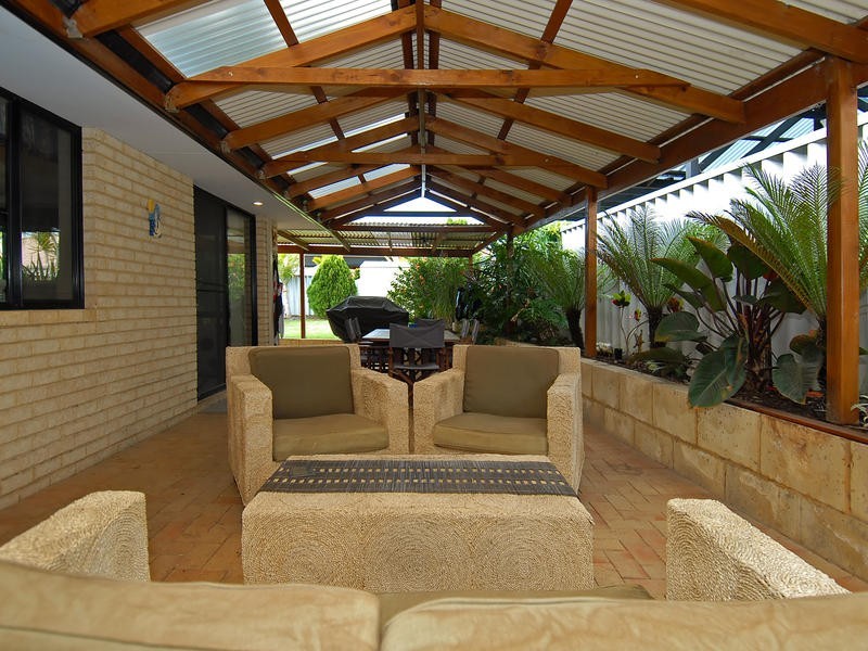 39 Mallina Circuit, Carramar WA 6031