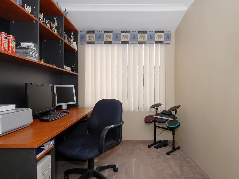 39 Mallina Circuit, Carramar WA 6031