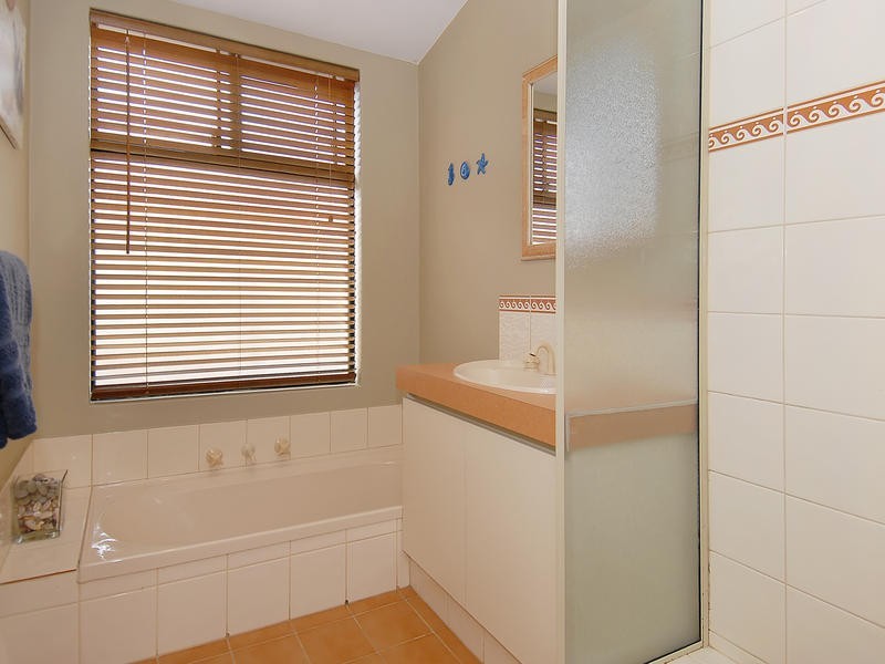 39 Mallina Circuit, Carramar WA 6031