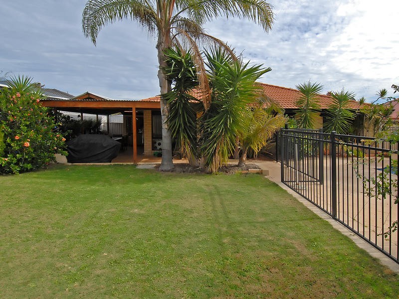 39 Mallina Circuit, Carramar WA 6031