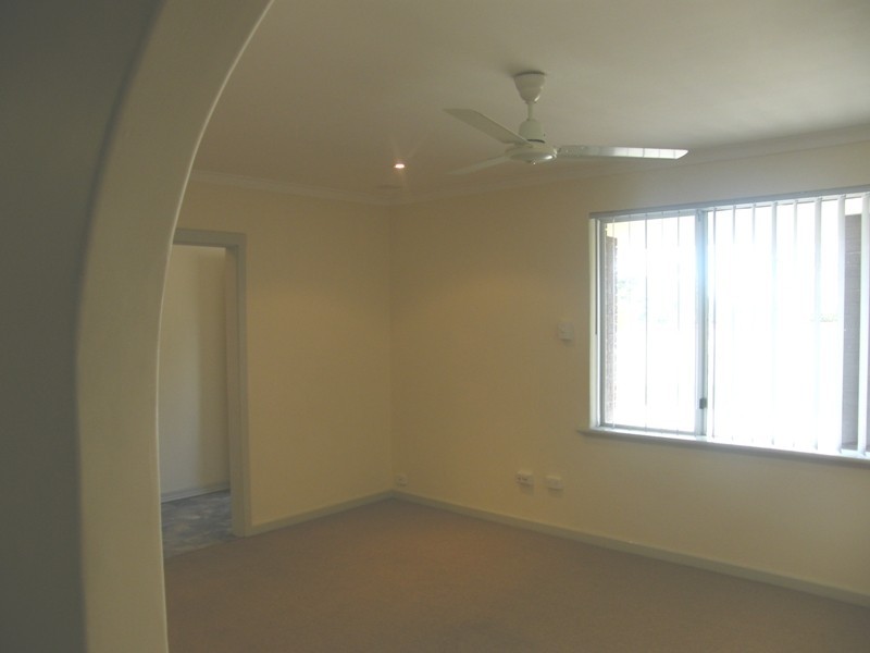 2 Sinagra Street, Wanneroo WA 6065